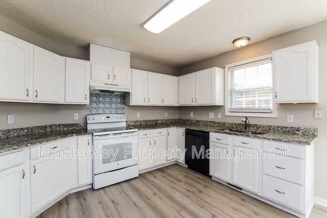 Building Photo - 2809 Leicester Ct