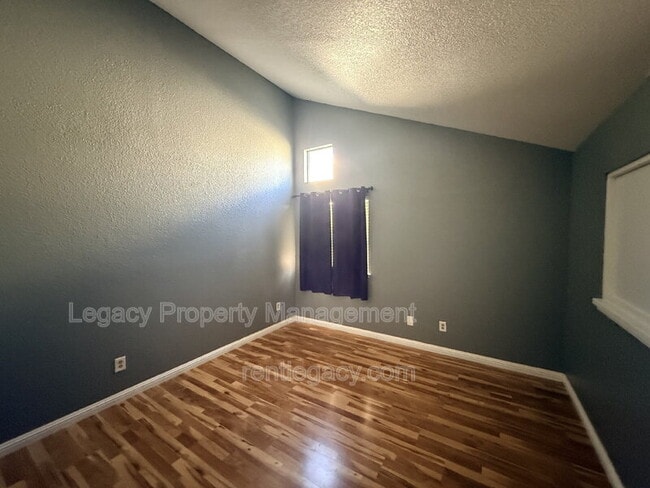 Building Photo - 1019 Dornajo Way