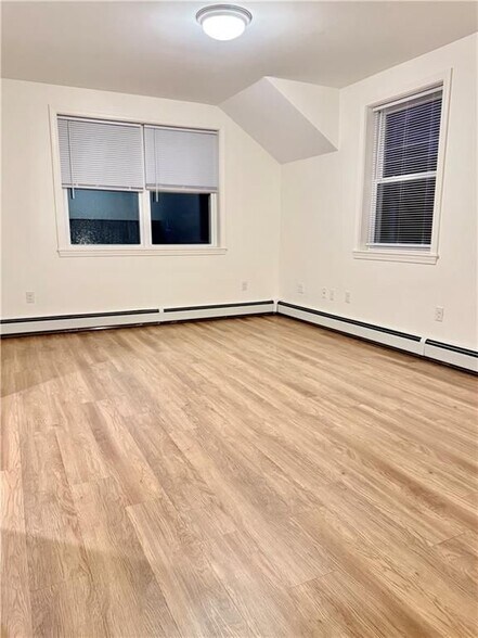 Building Photo - 37 Portland St