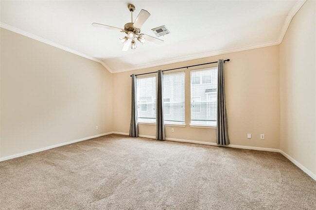Building Photo - 1408 Tuam St