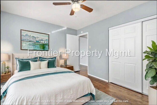 Building Photo - 2 Bedroom, 1 Bath Apartment