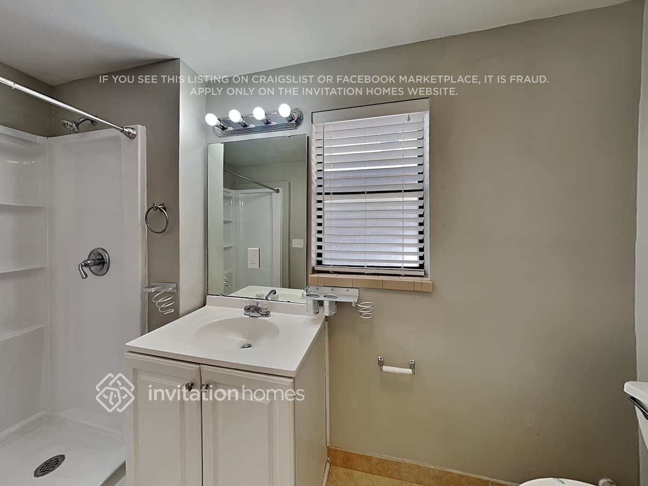 Building Photo - 429 7th St N