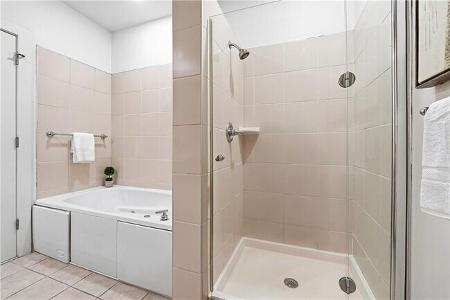Building Photo - 805 Peachtree St NE