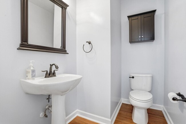 Building Photo - Stunning Furnished Home for Rent in Lochmere NC | Short-Term Lease Options Available