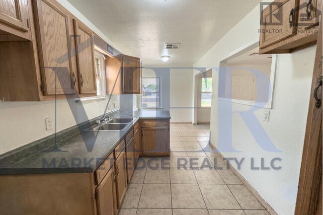Building Photo - 2Bed/1Bath House at AZ-202/24th St! Ready for Immediate Move-In! -- NO HOA! RV PARKING!