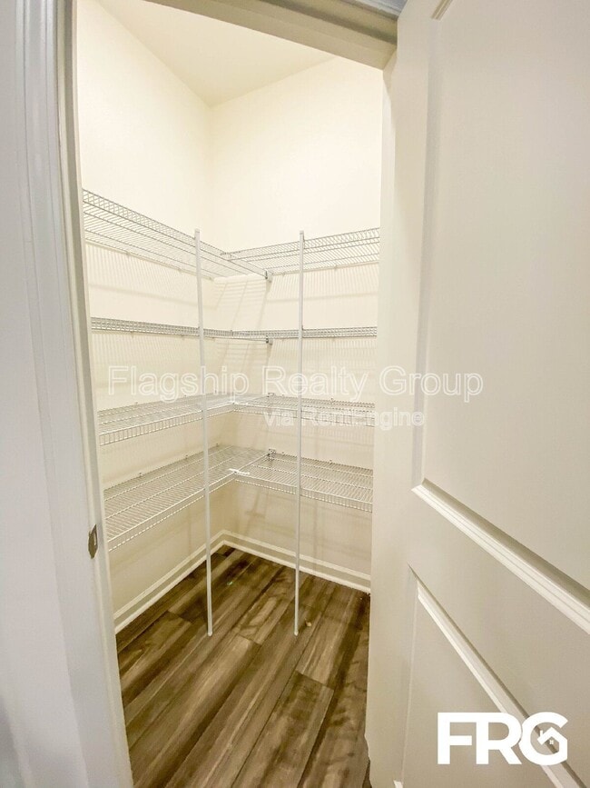 Building Photo - 300 Kenison Way