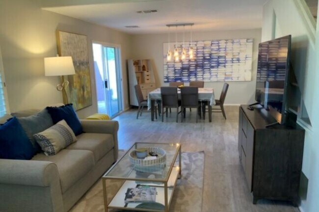 Building Photo - 15550 N Frank Lloyd Wright Blvd