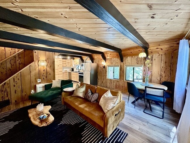 Building Photo - 25245 Rosaline Rd