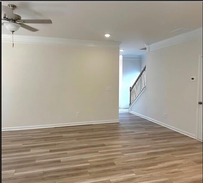 Building Photo - 1225 Elowen Dr