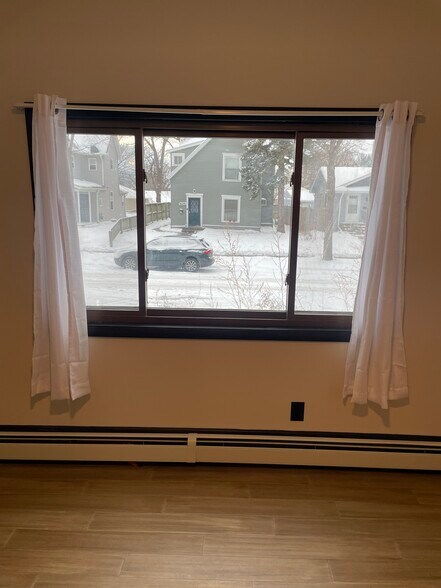 Building Photo - 824 Russell Ave N