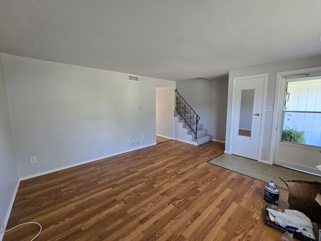 Building Photo - 501 W Farragut St