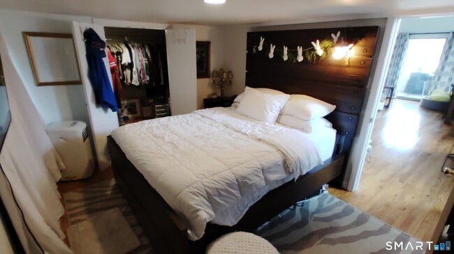 Building Photo - 887 Hanover Rd