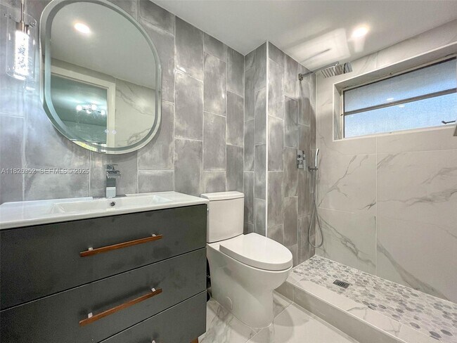 Building Photo - 2005 Sans Souci Blvd