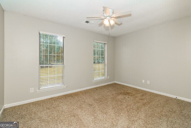 Building Photo - 2521 Country Lake Cir