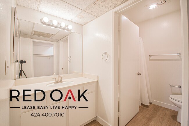 Building Photo - 8309 Cedros Ave