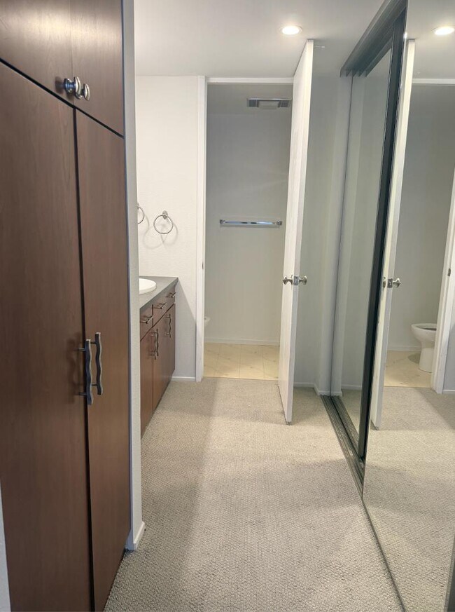 Building Photo - 6226 Shelter Creek Ln