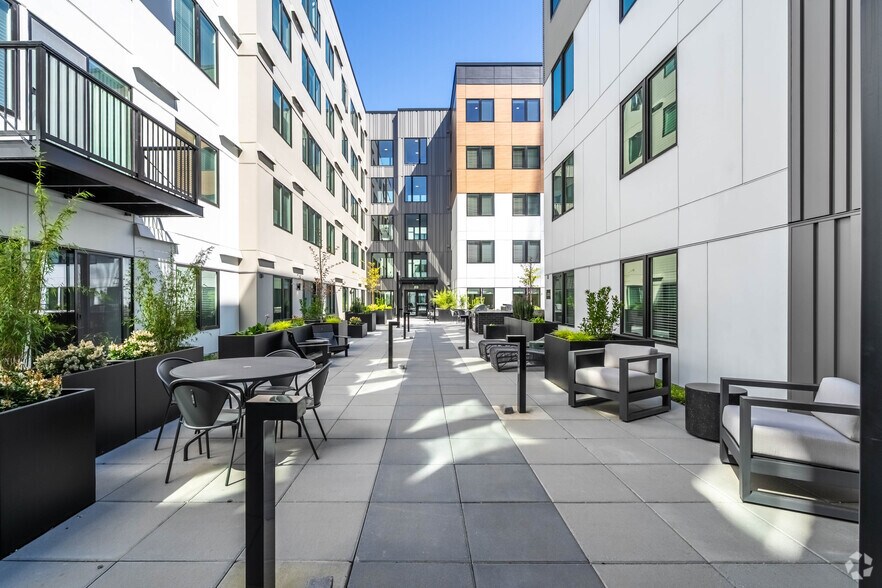 Primary Photo - Kinect at Shoreline