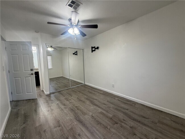 Building Photo - 6208 Ilanos Ln
