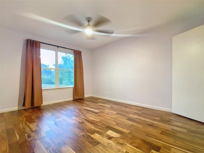 Building Photo - 8303 Alabama Dr