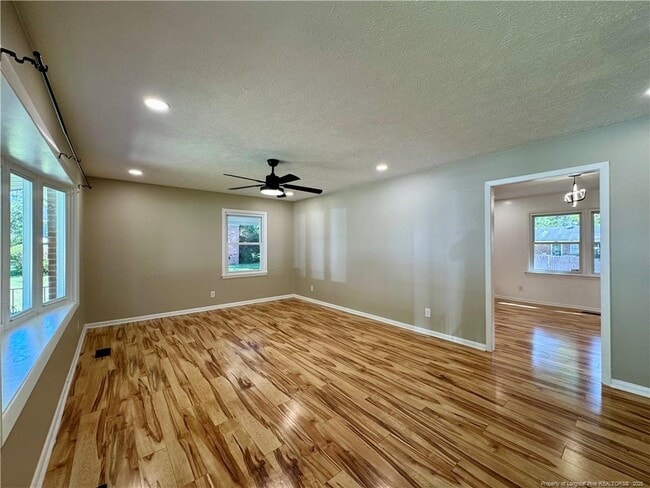 Building Photo - 1089 Torrey Dr