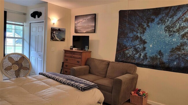 Building Photo - 1283 Cecil Ave