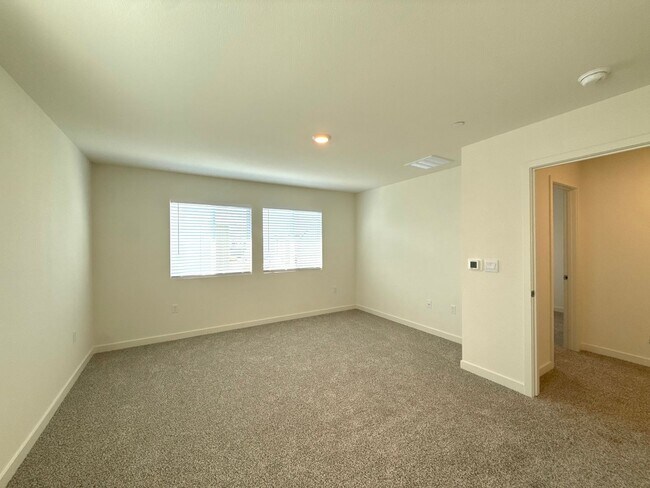 Building Photo - 2024 Shady Tree Cir