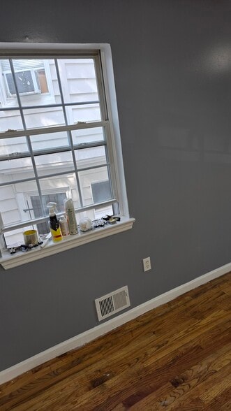 Building Photo - 135 Seymour Ave