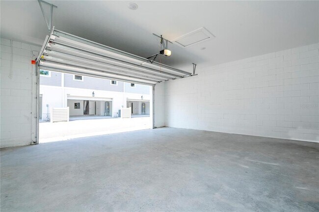 Building Photo - 2180 Forest Cir