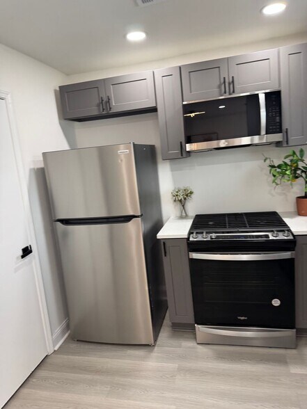 Primary Photo - 3475 Meadowlane Pl SW