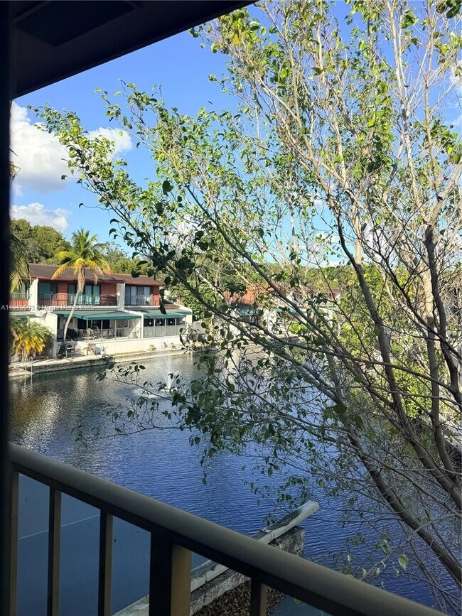 Building Photo - 15315 Loch Isle Dr W