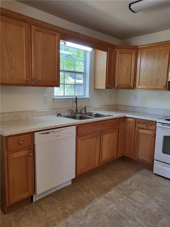 Building Photo - 210 Trixie Ct