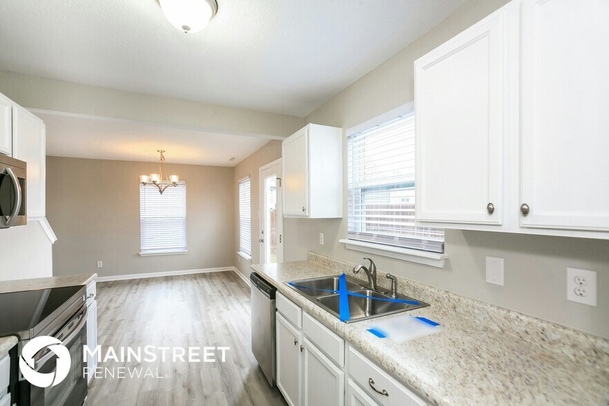 Building Photo - 7841 Rose Ln