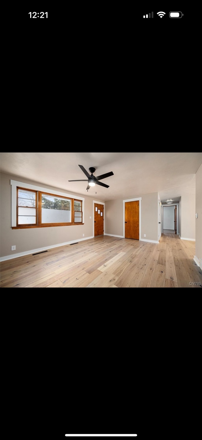 Building Photo - 301 Viking Pl