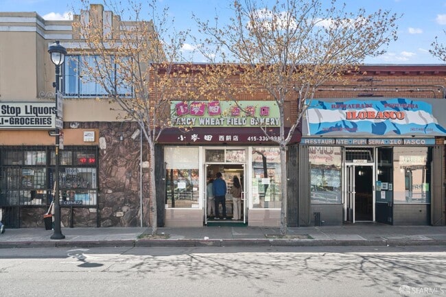 Building Photo - 135 Maddux Ave