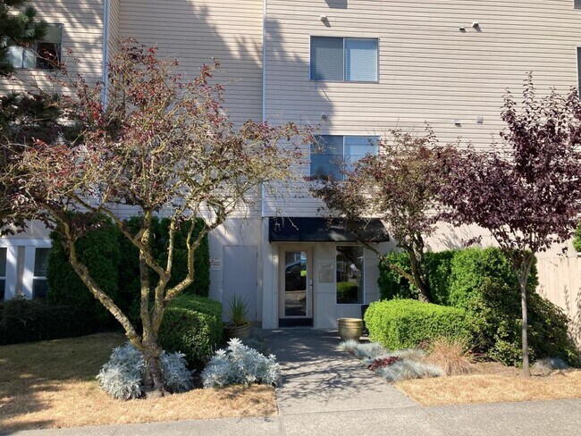 Building Photo - Turtlewalk Green North Apartments - Studio