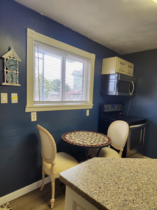 Building Photo - 171 Frederick St