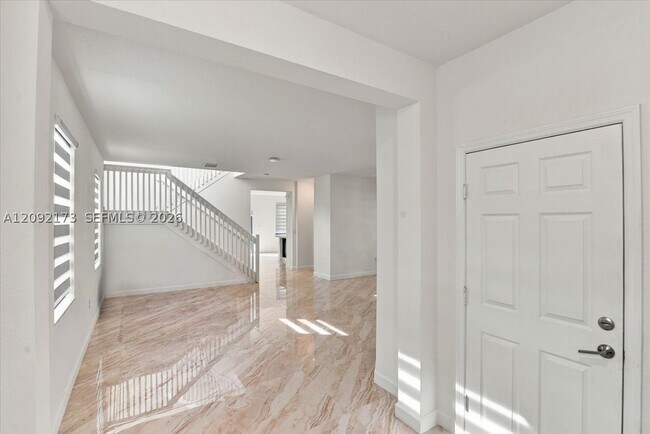 Building Photo - 336 NE 210th Way