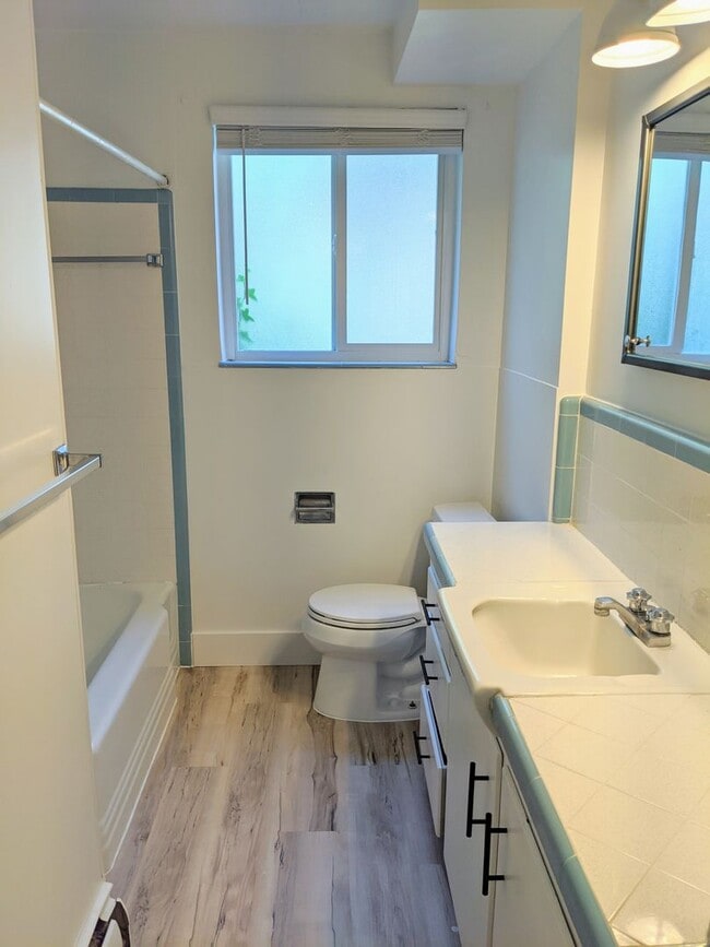 Building Photo - Executive 2 bedroom in the heart of sugarh...