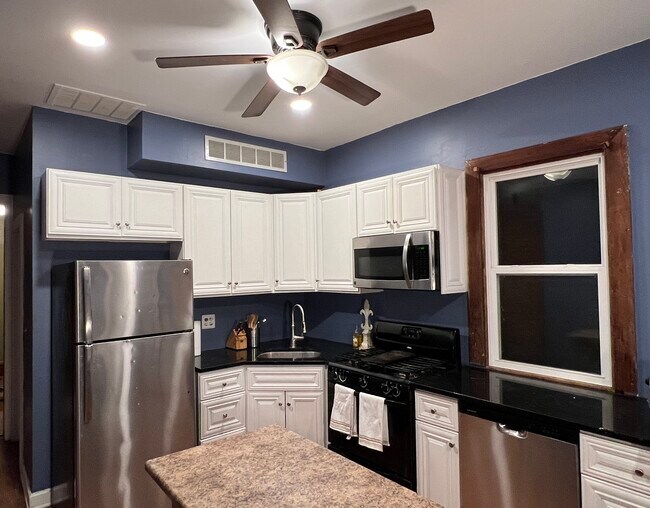 Large Kitchen with New Dishwasher - 1507 W Barker Ave