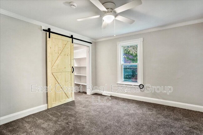 Building Photo - 803 S Potomac St