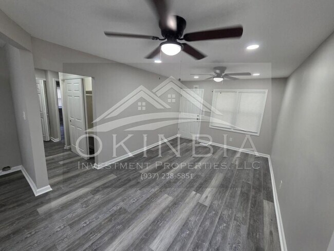 Building Photo - 4420 Catalina Ave