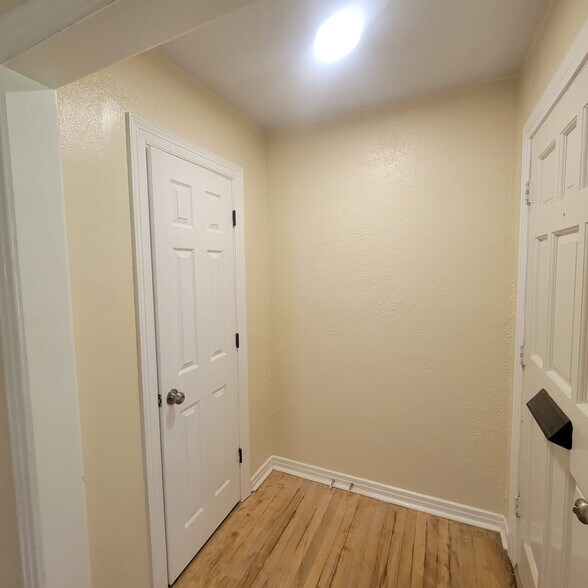 Building Photo - 4461 Clingman Dr
