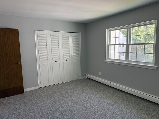 Building Photo - 13 Chapel Hill Dr