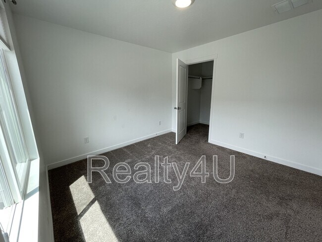 Building Photo - 1088 Waterway Ln