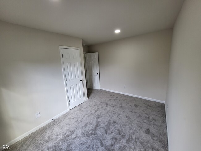 Building Photo - 2826 N Park Ave