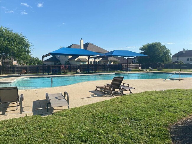 Building Photo - 2504 Speidel Dr