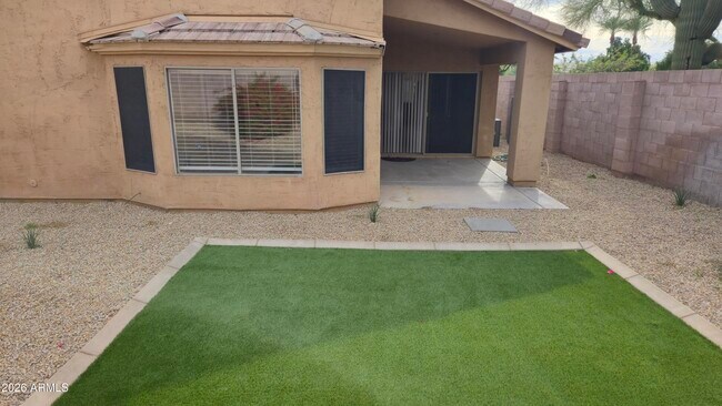 Building Photo - 9616 E Sheena Dr