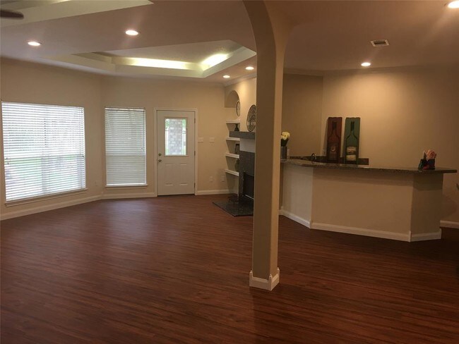 Building Photo - 3122 Hemingway Dr