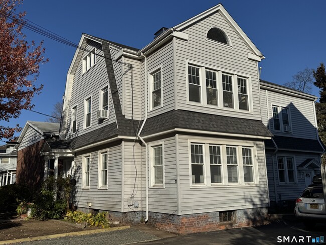Building Photo - 1253 Forest Rd