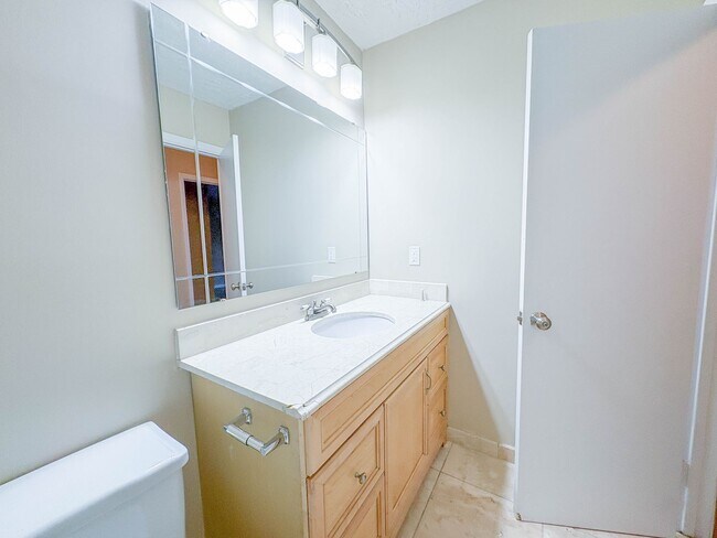 Building Photo - 3 Bedroom 2 Bathroom- No Pets